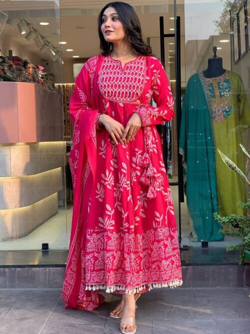 Trendy Look Anarkali Kurta Set